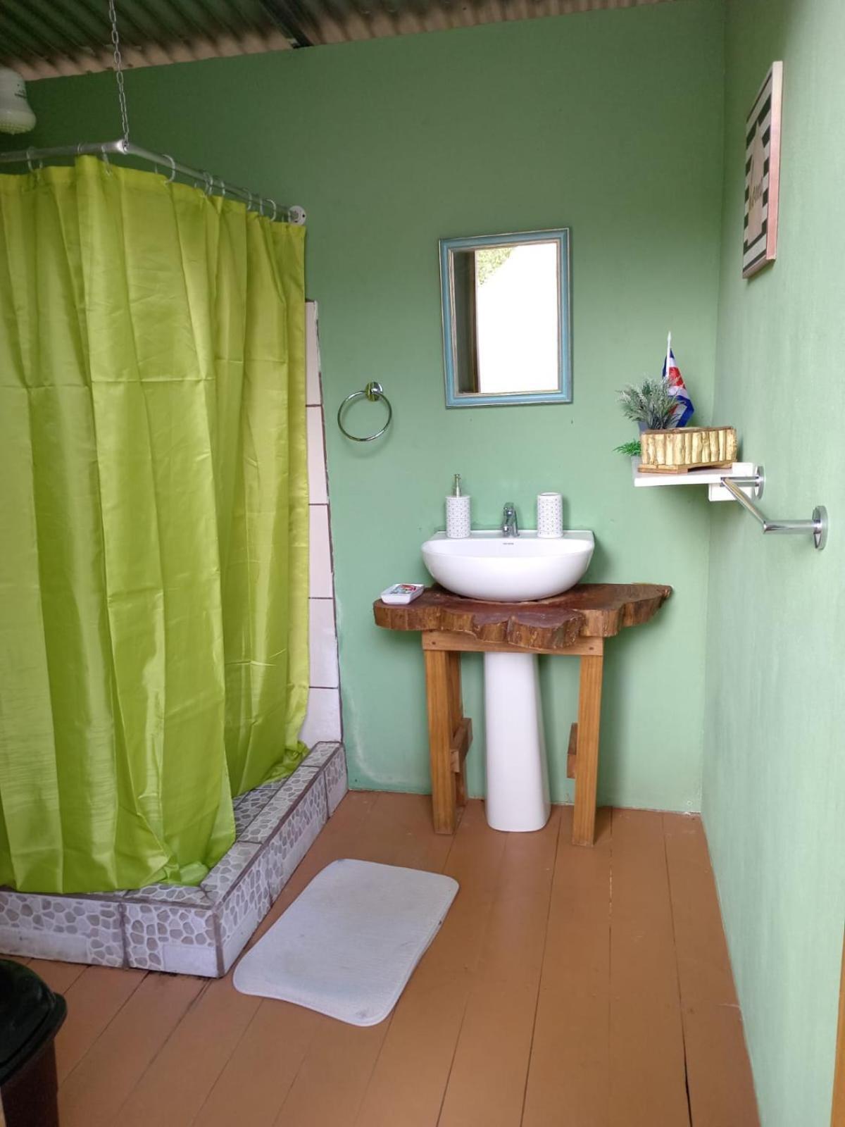 Ferienwohnung Glamping Naioth Guápiles Exterior foto